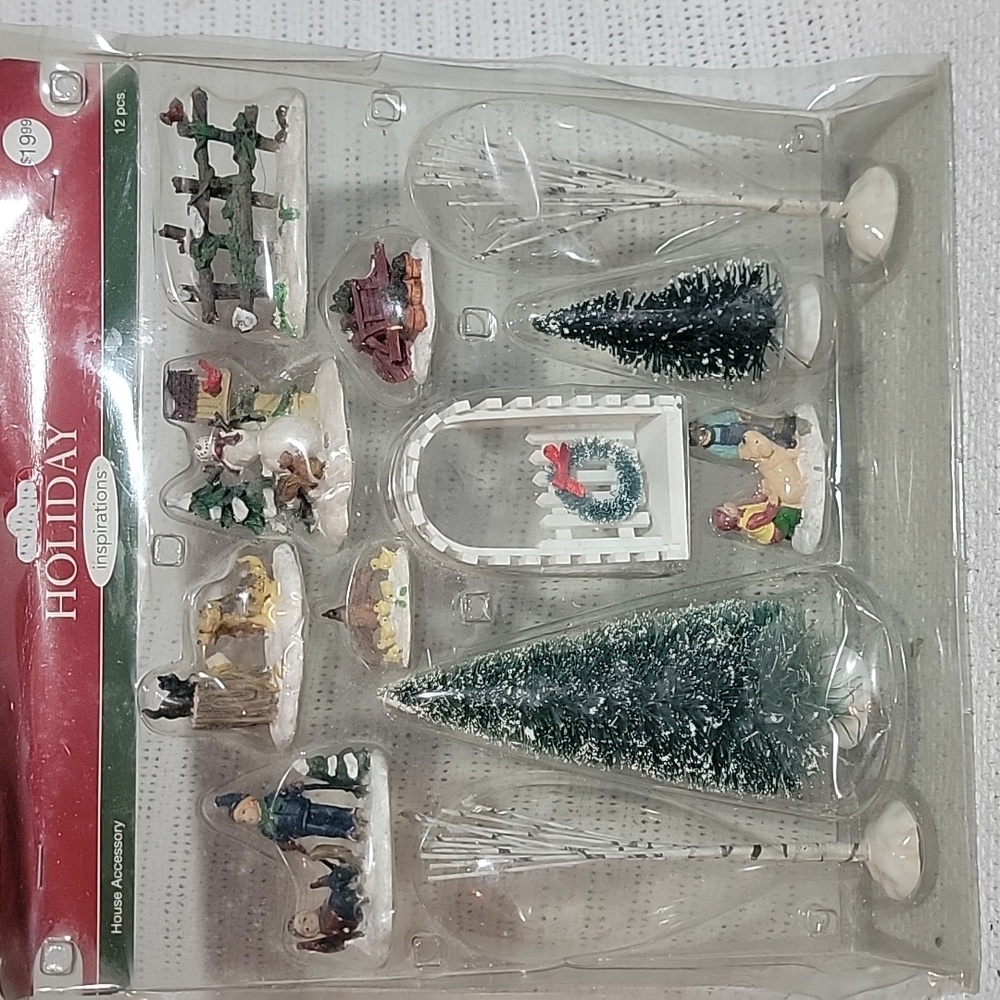 Holiday Inspirations House Accessory Set